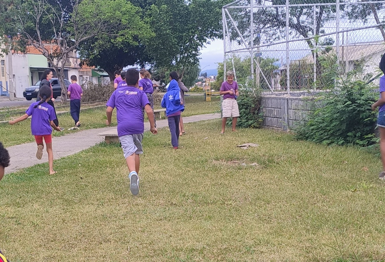 Flavia fazendo uma apresentação